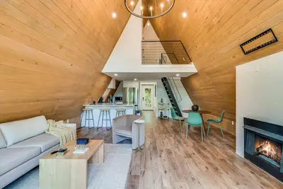 Image de -Hot Tub & Fire Pit- Relaxing, Modern A-Frame Cabin near Rip Van Winkle Gardens