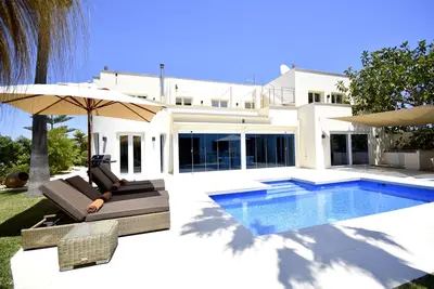 Luxuriöse Villa Alegria in Es Fortí