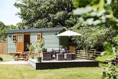Image de Shepherds Hut At Lythwood, pet friendly, with a garden in Shrewsbury