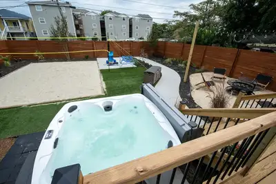 Image de Stylish Beach House, Hot Tub, Pet-Friendly🐾