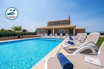 Image de Relaxing villa w/ Bbq & heatable pool, Albufeira