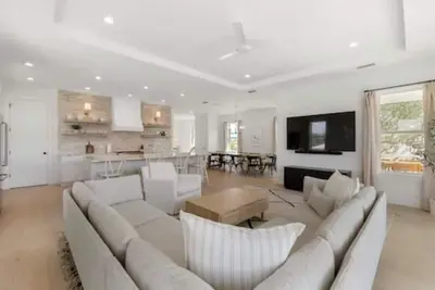 Image de This house is a 5 bedroom(s), 6 bathrooms, located in St. Augustine Beach, Fl.