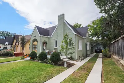 Image de Newly Restored 2br Heights Cottage