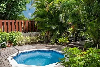 3 Spacious Units w/ Kitchenettes! Free Parking! Short Drive to Mahogany Bay!