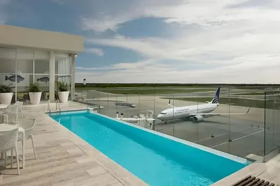 Image de Pet-friendly Accommodations! Swimming Pool, Free Parking, Private Beach Area!