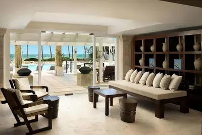 Image de Look No Further! Two Spacious and Pet-friendly Suites, Outdoor Pool, Beachfront!
