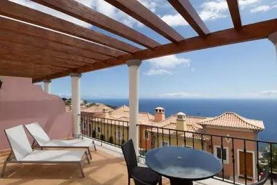 Image de One-Bedroom Apartment with Sea View