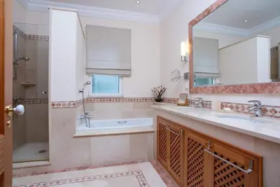 Image de Four-Bedroom Villa with Private Pool