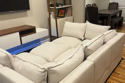 Image de Tranquil Modern Townhome