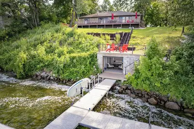 Image de Lake Front|1 Acre|Sunset Views|Remodeled|Sleeps12
