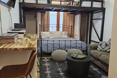 Image de Beautiful first floor Studio apartment including hot tub + pool