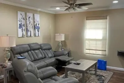 Image de New 3 bedroom 2 bath home 16 minute walk to Bryant Denny Stadium.