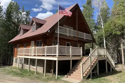 Image de Family Reunion! Fire pit, picnic tables, Hiking, 1 hr to Yellowstone! Ev Charger