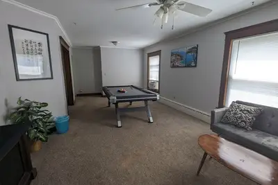 Image de 5 min to the Corning Museum of Glass! Family-sized Duplex w\/ pool table & patio