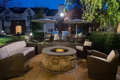 Image de Time To Relax in Your Suite! Full Kitchen, Outdoor Pool, Free Breakfast