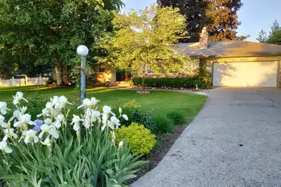 Image de Peaceful 3 Bedroom very close to Silverwood and near Skiing