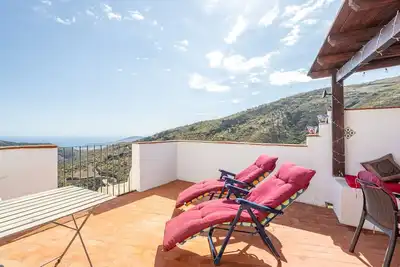 Image de Maison de vacances \"Zarzamora De Rubite\" avec vue sur la mer, terrasse privée et Wi-Fi