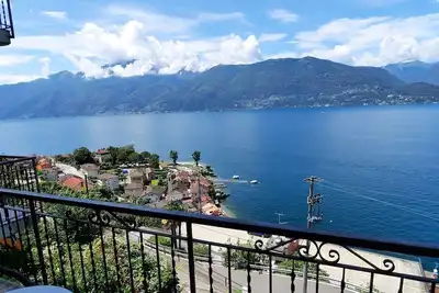 Image de Top view over Lago Maggiore in Gerra Gambarogno Switzerland