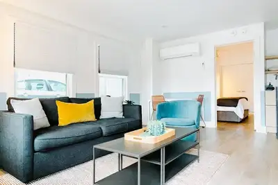 Image de Musician's Suite: Luxe Music Row Stay, Walk to Gulch!