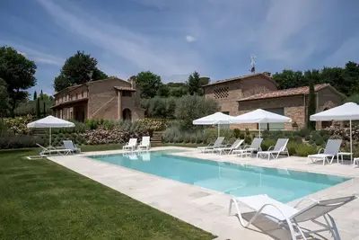Image de Villa à Foiano Della Chiana avec 6 chambres à coucher, 14 couchages