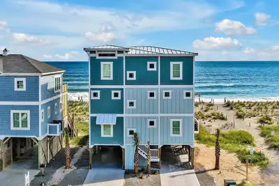 Image de Brand New Construction-Oceanfront Home With Pool, Elevator, & Magazine