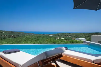 Image de Etheria Villa, 4 Bd, 3 Ba, private pool with sea views!