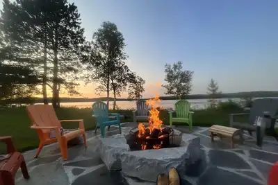 Image de Waterfront family retreat.