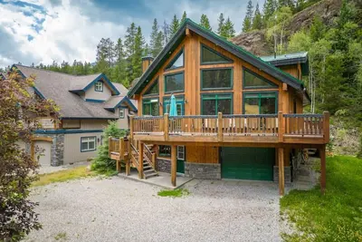 Image de Greywolf Lodge | Private Hot Tub | Wood Fireplace