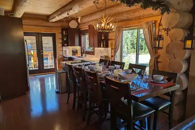 Image de Bear Behind Lodge: 3 Bath, Fast Wi-Fi, Ski in/out, Wood F/P, Bbq, Great Views.