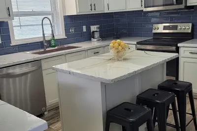 Image de Minutes to Eastport, Aqua Yacht, Colman Marina 3 state parks short distance away
