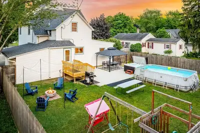 Image de Discount! Heated Pool, Hot Tub, Walk to Town, Games & Pets Ok!