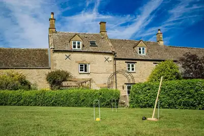 Image de Elegantly furnished holiday home in the Cotswolds with a hot tub - Stonelands