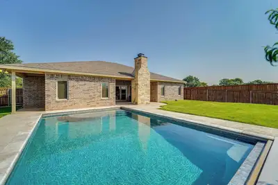Image de Spacious Lubbock Home w/ Private Pool & Yard!