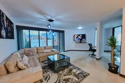 Image de Laureles Luxe - Free Parking Pool\nSauna Gym 3 bedroom 4 beds 2 bath\nWasher Dryer