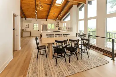 Image de Enjoy Cabin Vibes & Lake Views, Close to Town, Lake & Flx Activities; Ev Charger