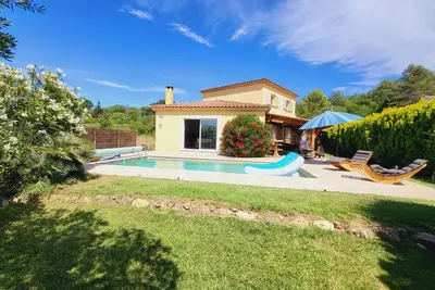 Image de Maison d'architecte avec piscine