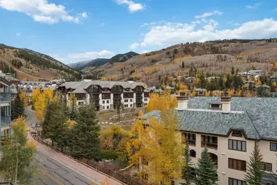 Image de Gorgeous 2br ski in/ski out condo in Bc Village w/ pool, hot tub - walk to shops