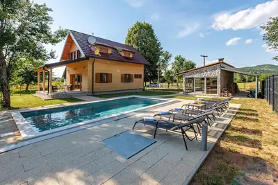 Image de Superbe maison Ă Licko Cerje avec Wi-Fi