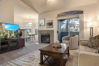 Image de Beautiful 3-Bdrm 2-Bath Condo w\/Garage in North Scottsdale!