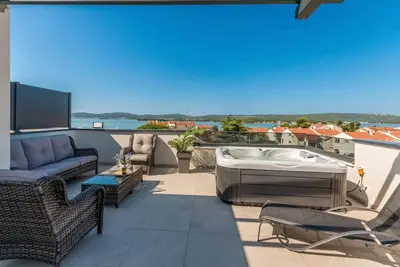 Image de Bel appartement à Turanj avec jacuzzi