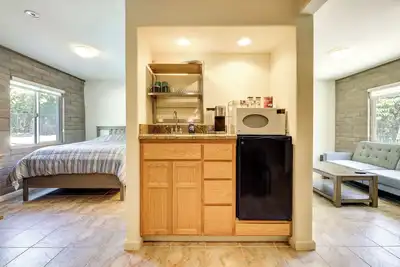 Image de Clear Lake Getaway w\/ Pool Access, Near Beaches!
