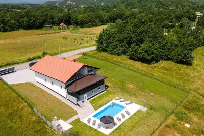 Image de Superbe maison à Klanac avec cuisine