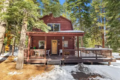 Image de Adorable Cabin 5-min walk to beach! Dog friendly!