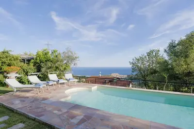 Image de Amazing Apartment w\/ Private Parking & Pool