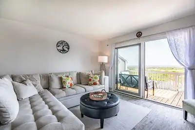 Image de Newly Listed - Oceanfront Condo on Harbor Island