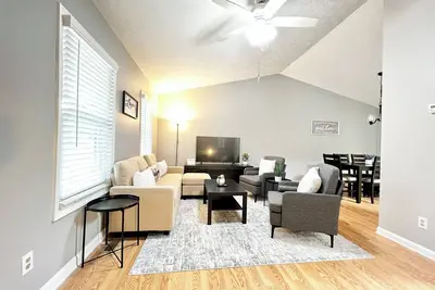 Image de The Cozy Retreat - 3 Br\/2 Baths - Convenient location of Lawrenceville