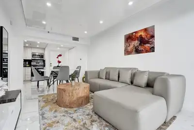 Image de High Floor -Miami Beach Pool, Beach Service-1219