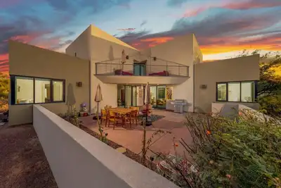 Image de Pool & Hot Tub / Mountain Views / 3 Br / Stunning