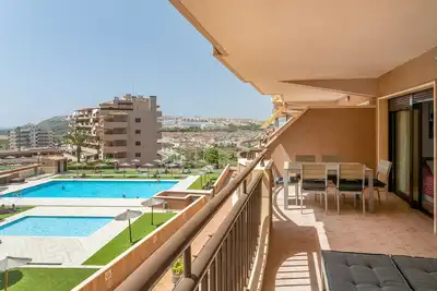 Image de Appartement 'Luxury Flat Beach Resort Sea View' avec piscine partagée, Wi-Fi et climatisation