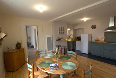 Image de Charmant appartement contemporain avec patio cosy et toutes commodités à Chazelles-sur-Lyon